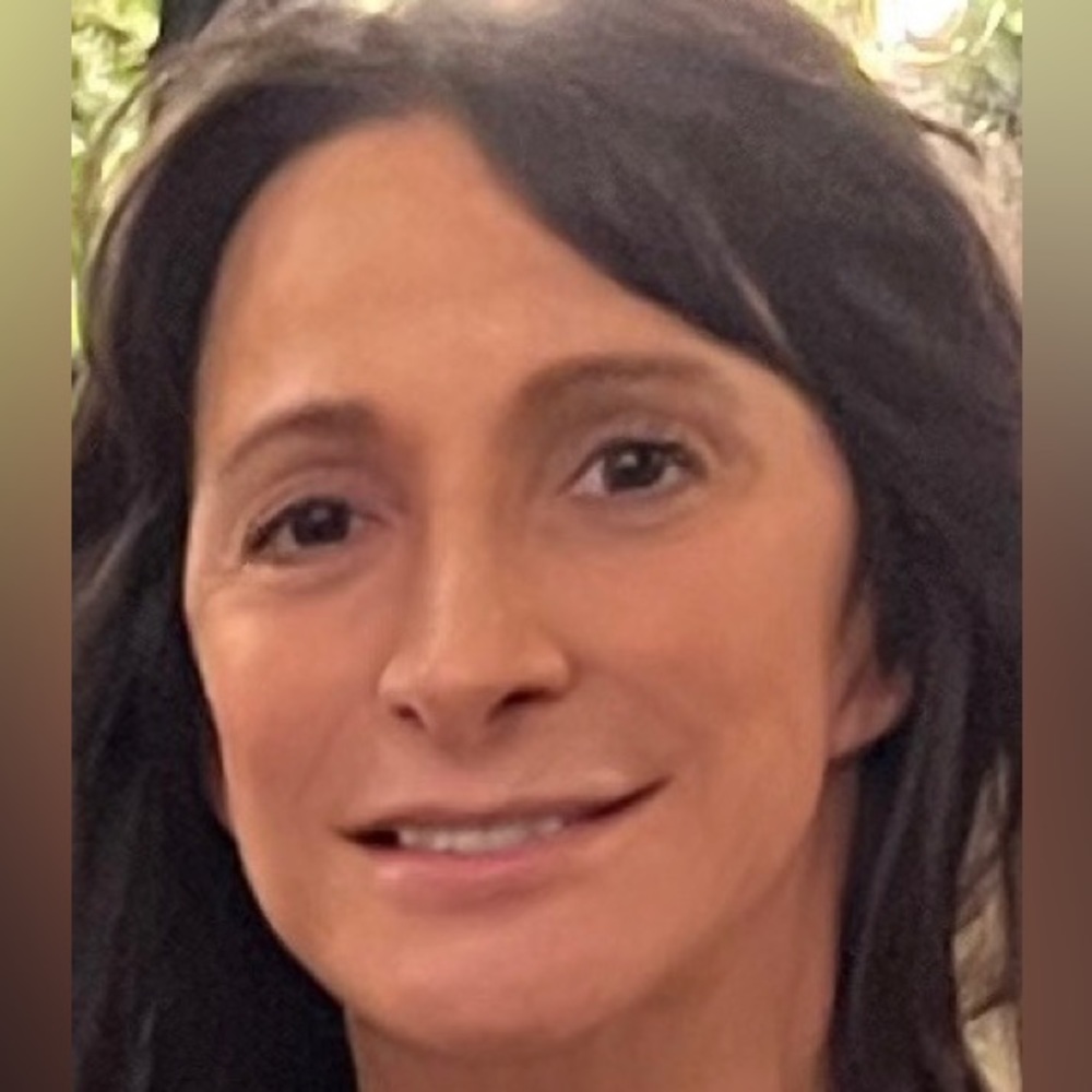 Meet your Posher, Leslie